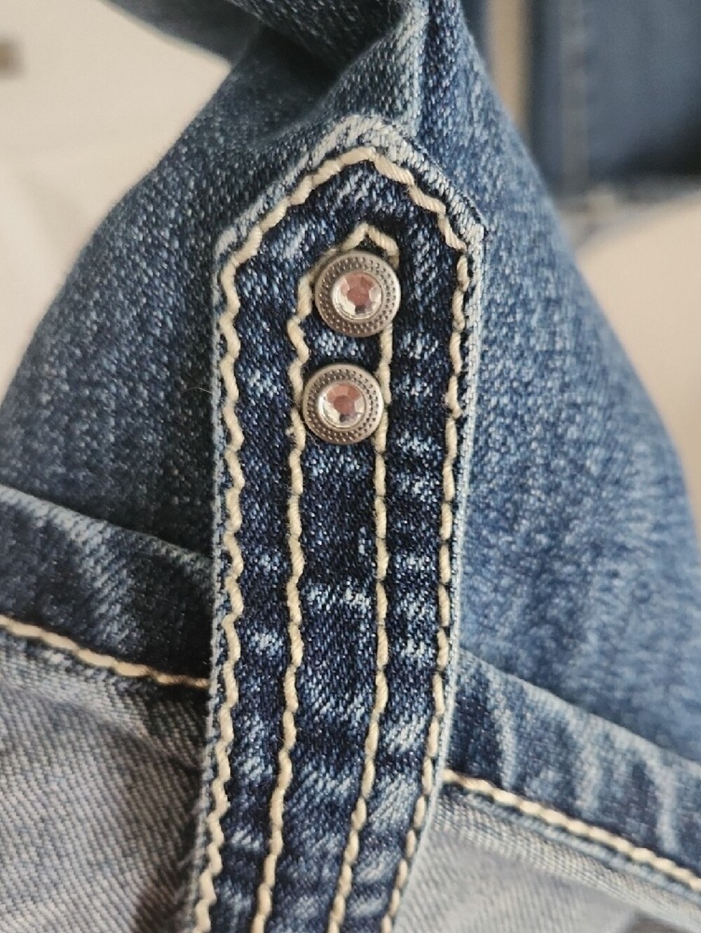 Nine West Medium Wash Cropped Straight Jeans - Picture 3 of 5